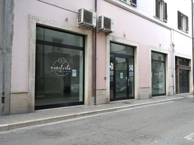 locale commerciale in affitto a San Benedetto del Tronto