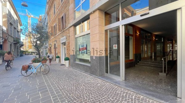 locale commerciale in affitto a San Benedetto del Tronto