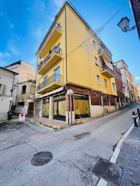 negozio in affitto a San Benedetto del Tronto