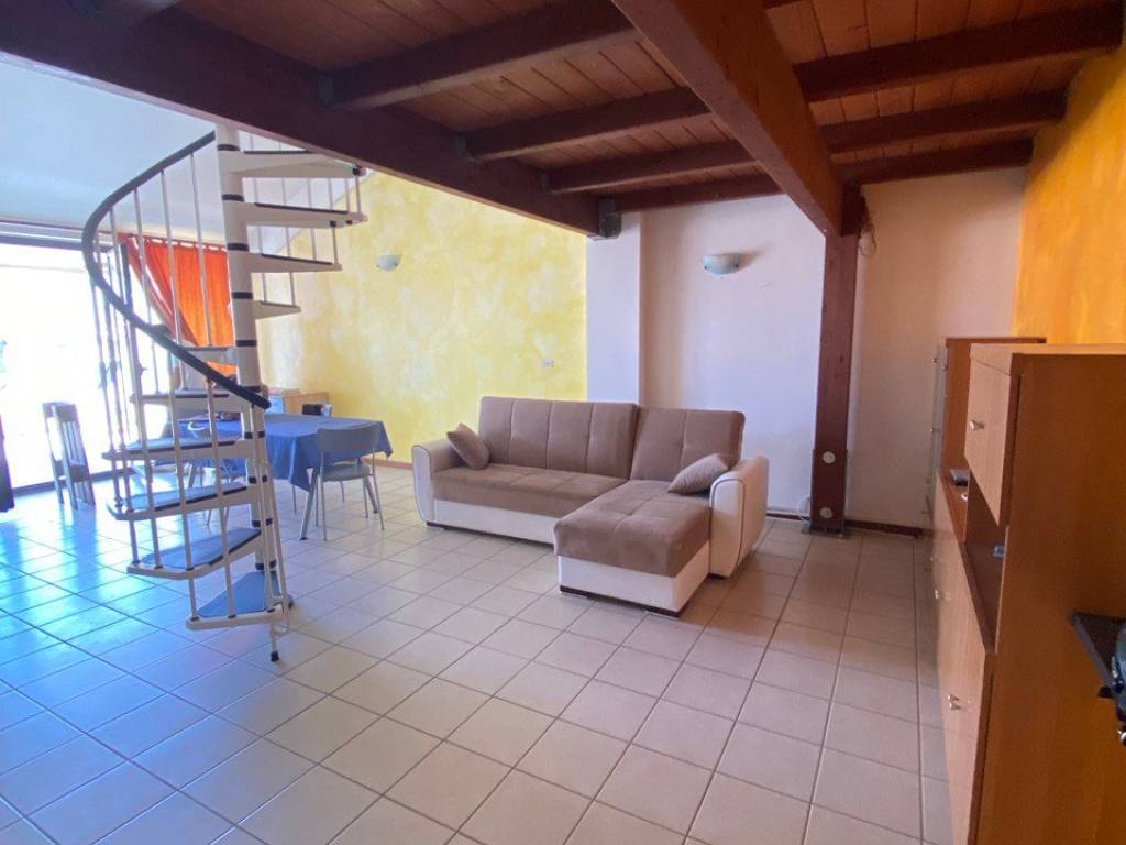 appartamento in affitto a San Benedetto del Tronto in zona Sentina