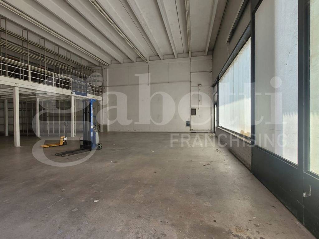 locale di sgombero in affitto a San Benedetto del Tronto