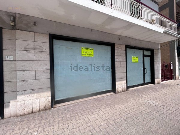 locale commerciale in affitto a San Benedetto del Tronto in zona Sentina