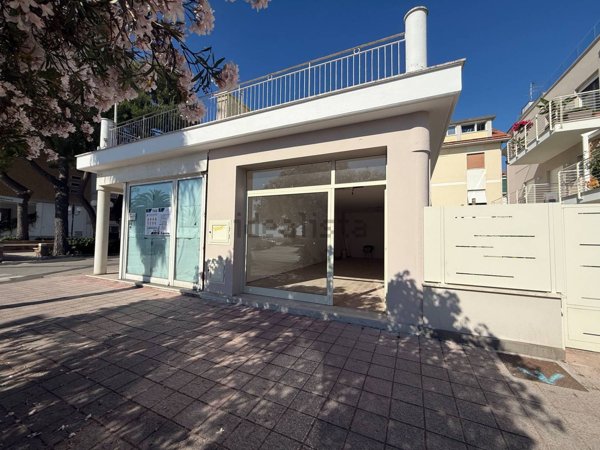 locale commerciale in affitto a San Benedetto del Tronto