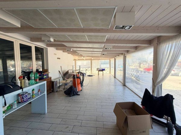 locale commerciale in affitto a San Benedetto del Tronto in zona Sentina