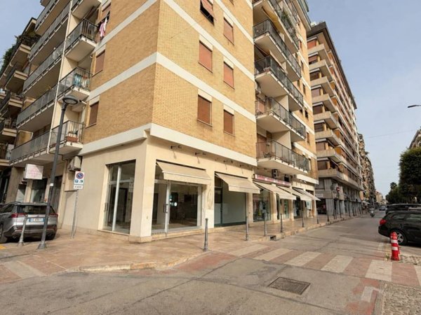 negozio in affitto a San Benedetto del Tronto