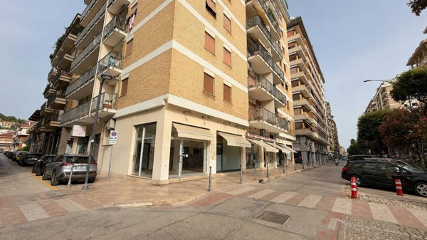 locale commerciale in affitto a San Benedetto del Tronto