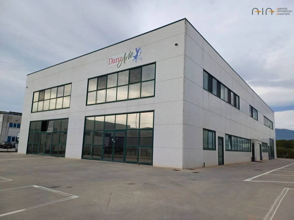 locale commerciale in affitto a Spinetoli in zona Pagliare