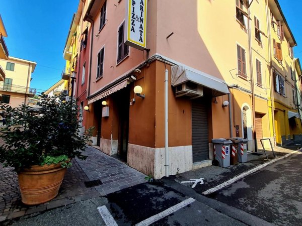 locale commerciale in affitto ad Aulla