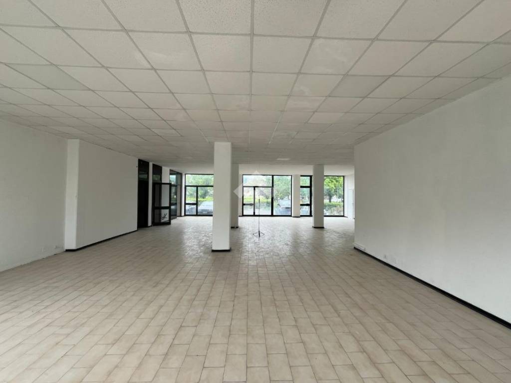 negozio in affitto ad Aulla