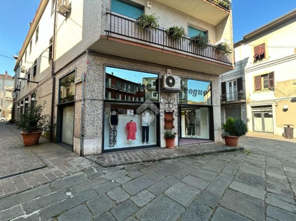 negozio in affitto ad Aulla