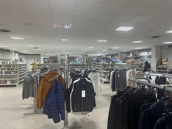 locale commerciale in affitto ad Aulla