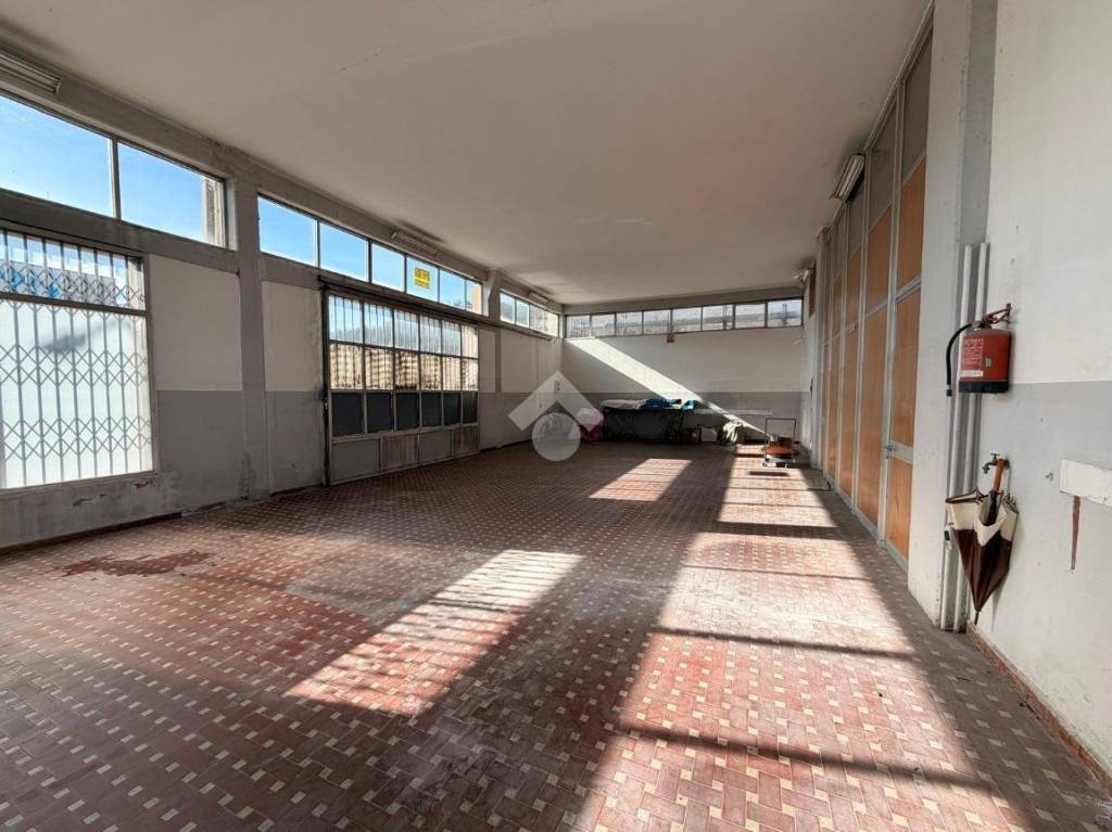 locale commerciale in affitto ad Aulla