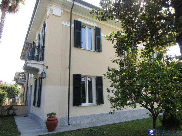 casa indipendente in affitto a Carrara in zona Fabbrica