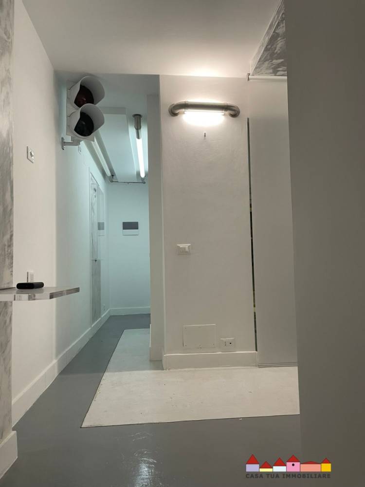 negozio in affitto a Carrara