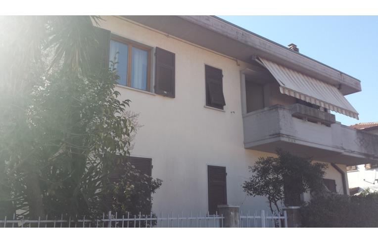 casa indipendente in affitto a Carrara in zona Nazzano