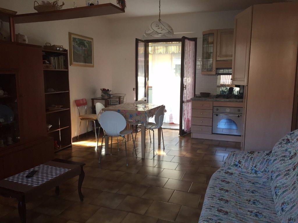 casa indipendente in affitto a Carrara in zona Avenza
