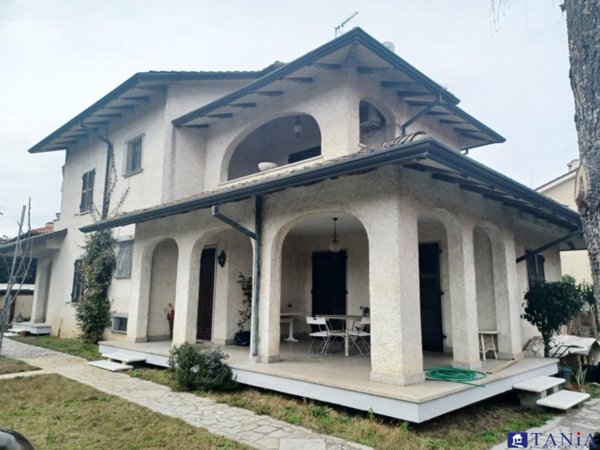 casa indipendente in affitto a Carrara in zona Marina di Carrara