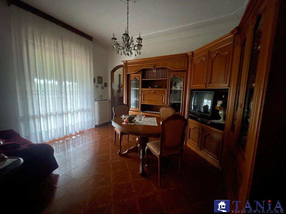 quadrivano in affitto a Carrara in zona Avenza
