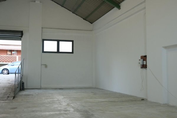 locale di sgombero in affitto a Carrara