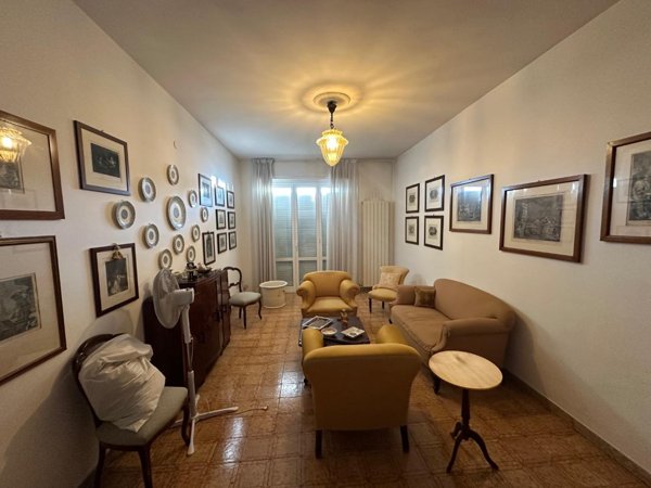 appartamento in affitto a Carrara in zona Marina di Carrara