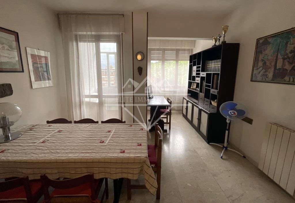 appartamento in affitto a Carrara in zona Marina di Carrara
