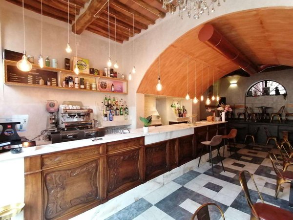 negozio in affitto a Carrara in zona Centro Città
