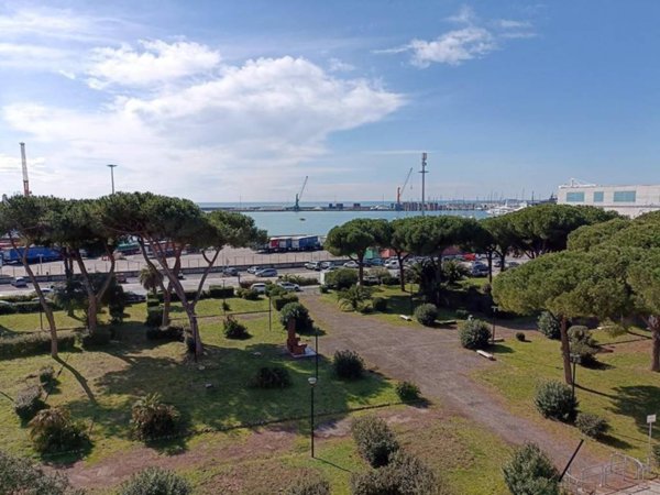 appartamento in affitto a Carrara in zona Marina di Carrara