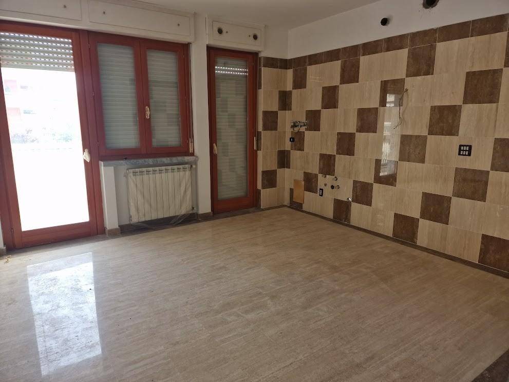 appartamento in affitto a Carrara in zona Marina di Carrara