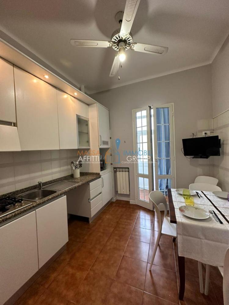 appartamento in affitto a Carrara in zona Marina di Carrara