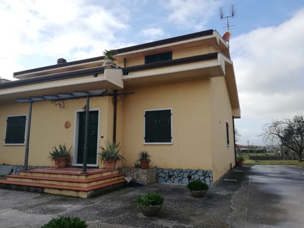 casa indipendente in affitto a Carrara in zona Marina di Carrara