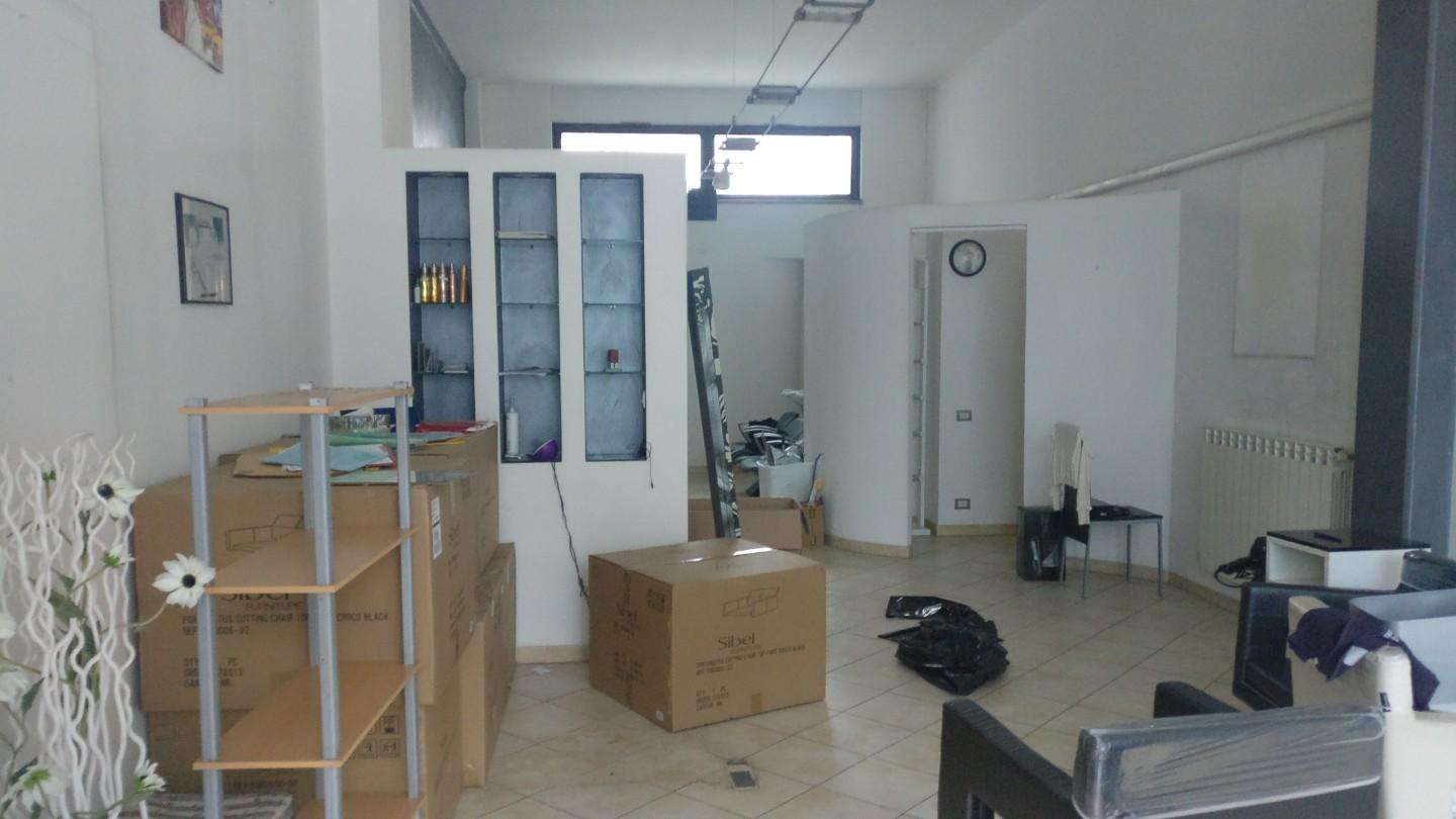 locale commerciale in affitto a Carrara