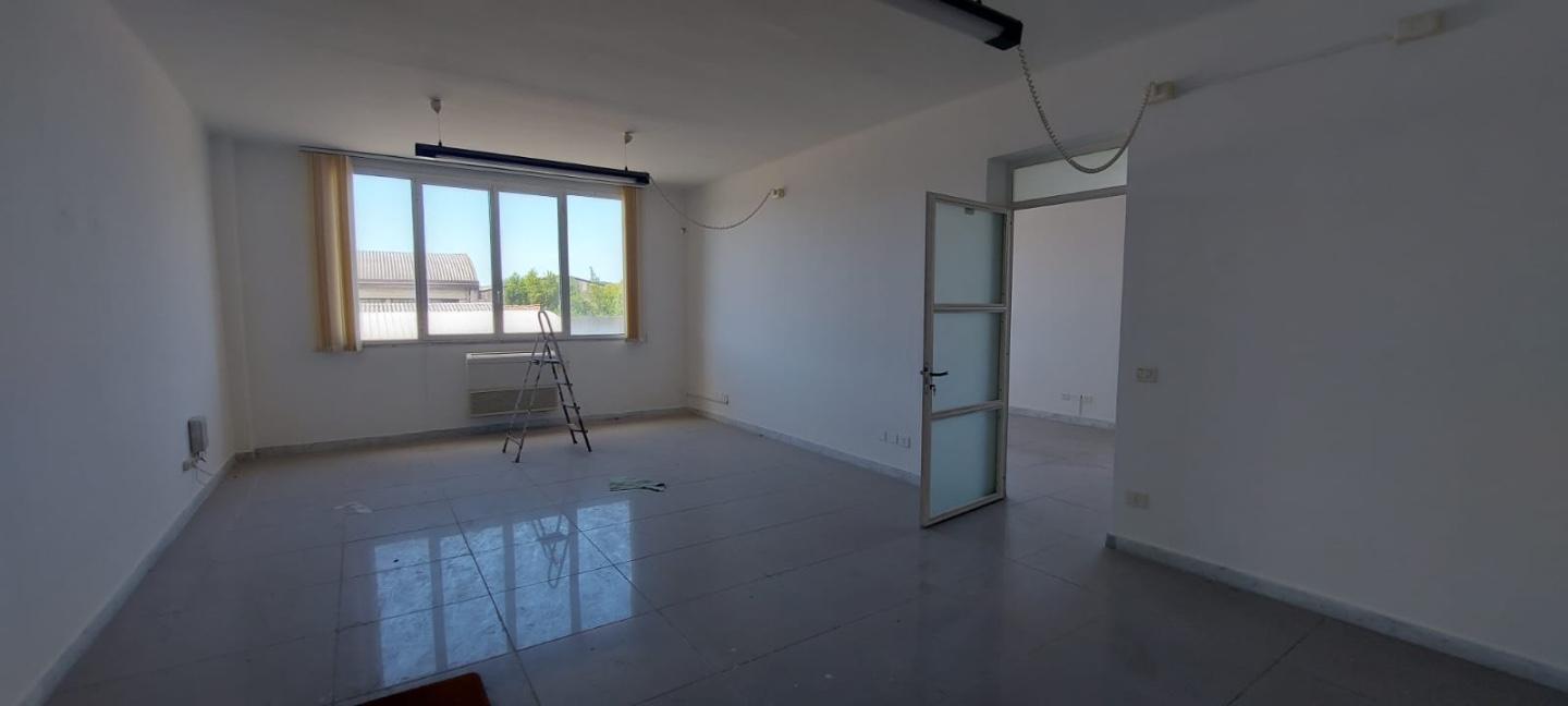 ufficio in affitto a Carrara in zona Marina di Carrara