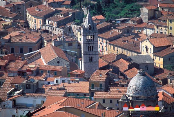 appartamento in affitto a Carrara in zona Centro Città