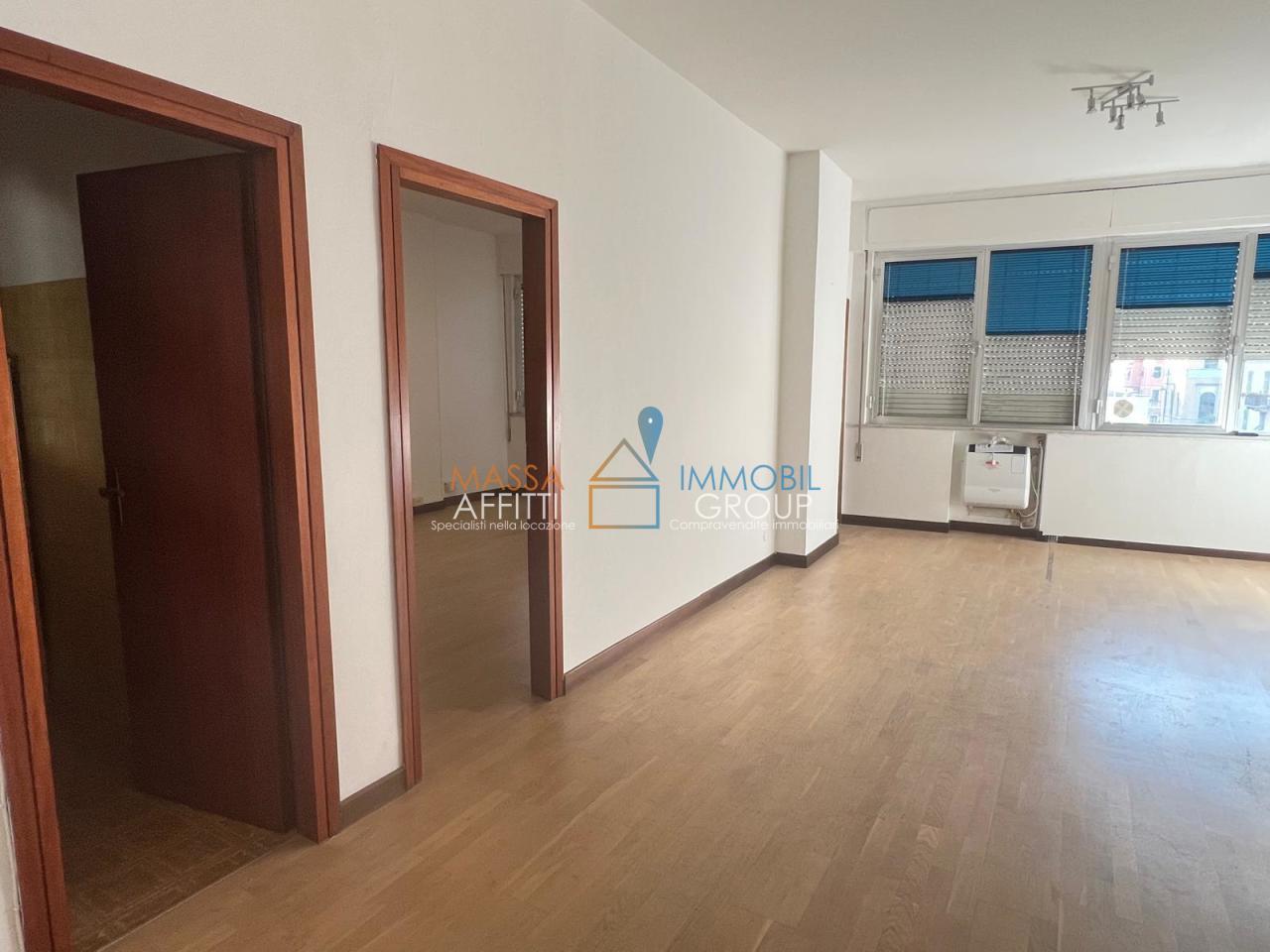 appartamento in affitto a Carrara in zona Centro Città
