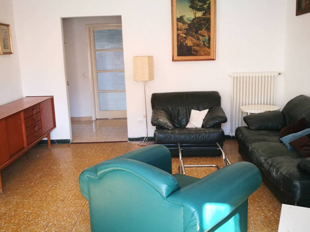 appartamento in affitto a Carrara in zona Marina di Carrara