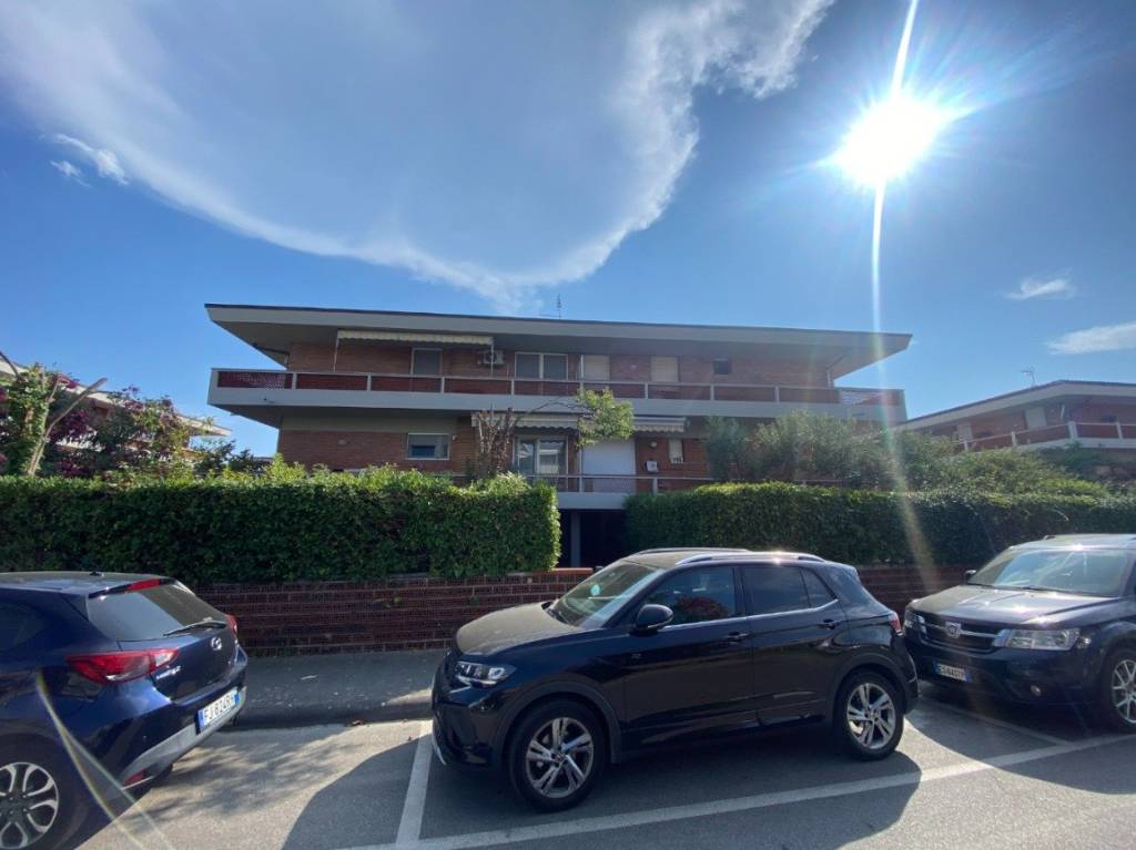 appartamento in affitto a Carrara in zona Marina di Carrara