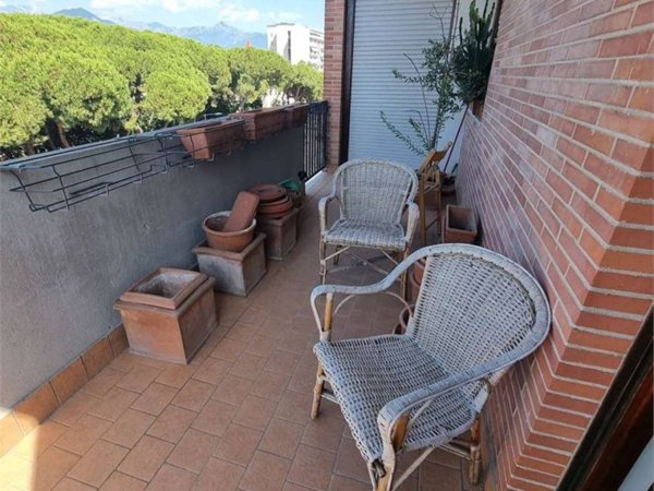 appartamento in affitto a Carrara in zona Marina di Carrara