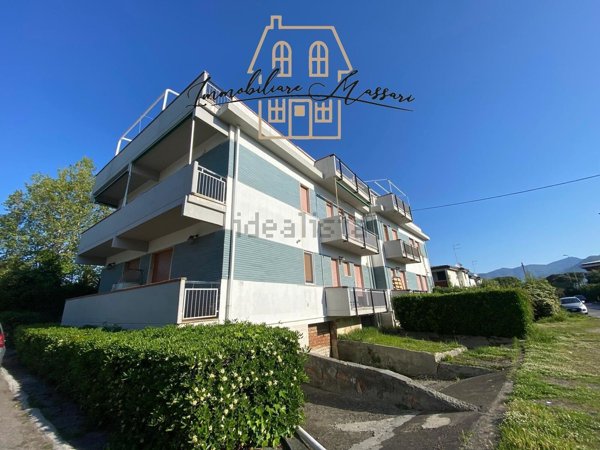 appartamento in affitto a Carrara in zona Marina di Carrara