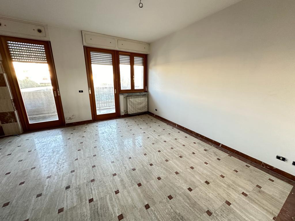 appartamento in affitto a Carrara in zona Marina di Carrara