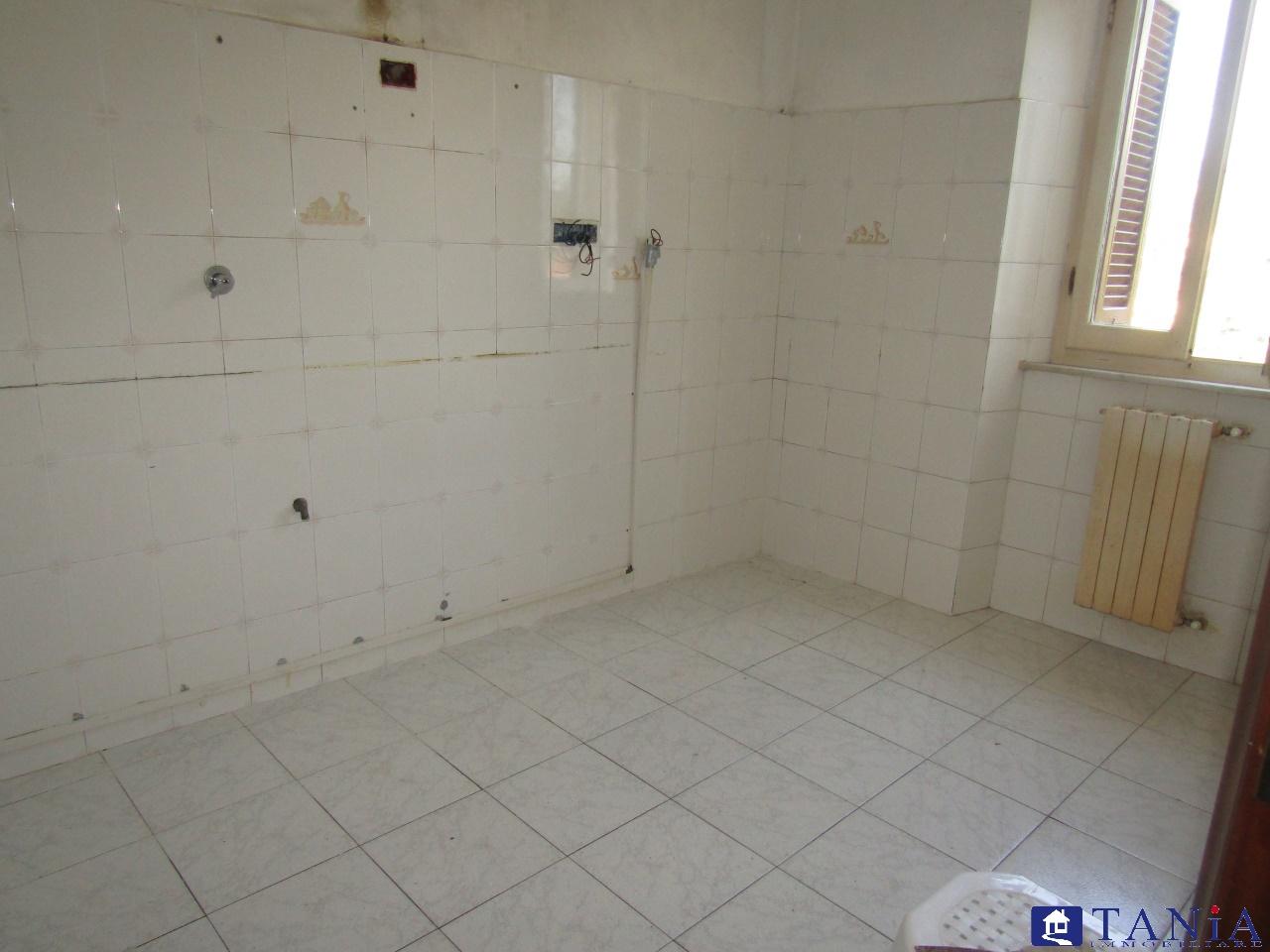 appartamento in affitto a Carrara in zona Codena