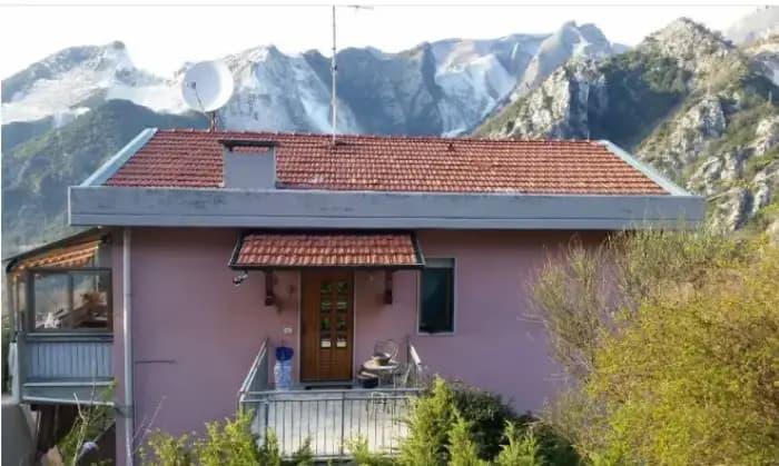 appartamento in affitto a Carrara in zona Bedizzano