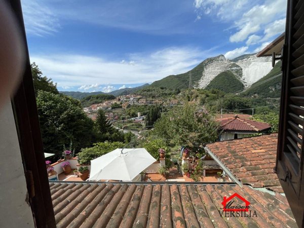 appartamento in affitto a Carrara in zona Codena