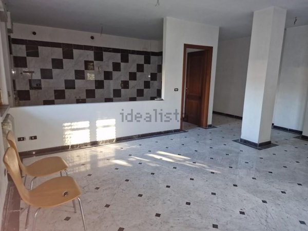 appartamento in affitto a Carrara in zona Marina di Carrara