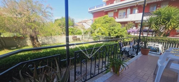 appartamento in affitto a Carrara in zona Marina di Carrara