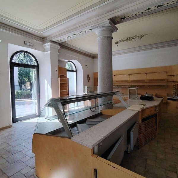 locale commerciale in affitto a Carrara in zona Centro Città