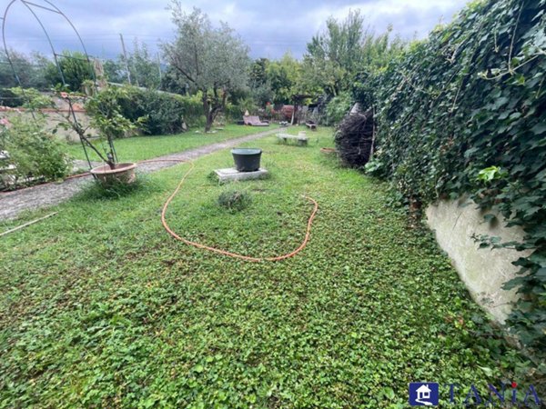camera singola in affitto a Carrara in zona Avenza