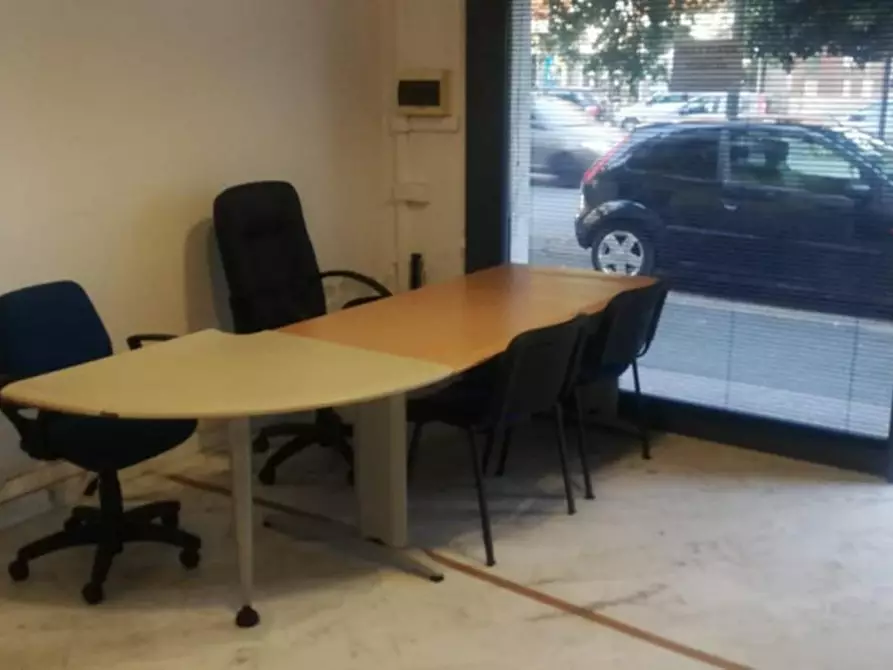 locale commerciale in affitto a Carrara in zona Avenza
