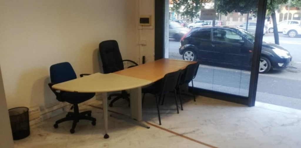 locale commerciale in affitto a Carrara in zona Avenza