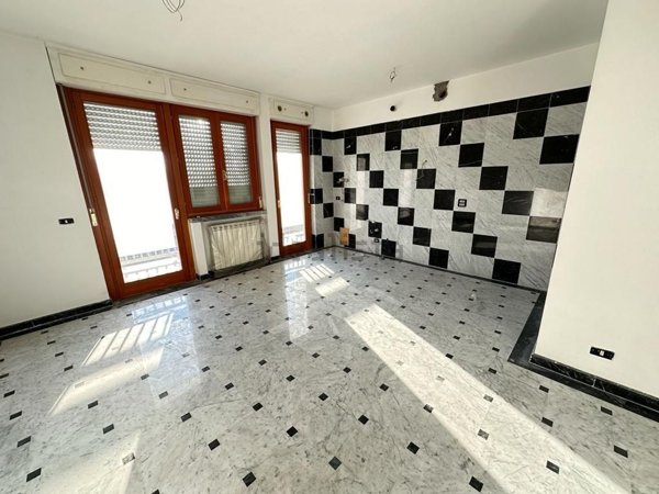 appartamento in affitto a Carrara in zona Marina di Carrara