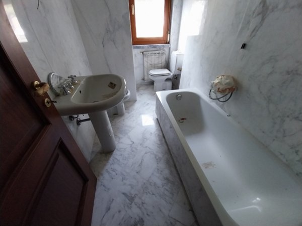 appartamento in affitto a Carrara in zona Marina di Carrara